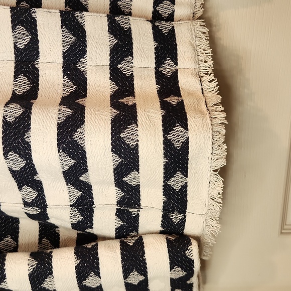 CJ BANKS SIZE 2x heavy blazer style jacket. Beautiful striped, textured fabric. - Picture 3 of 13